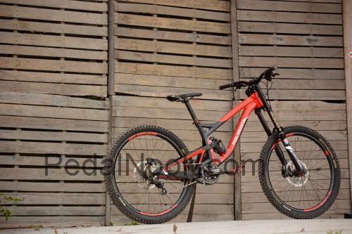 Polygon Collosus DH8 fiche technique et avis